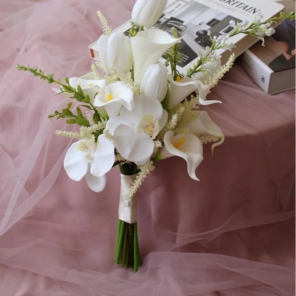 Bouquet Branco Artificial – Elegância para Casamentos e Celebrações