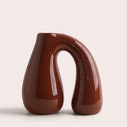 Vaso decorativo de cerâmica - na cor vermelho terra