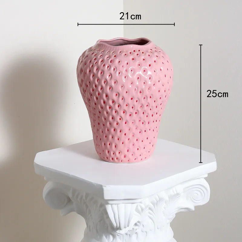Vaso Escultórico Strawberry – Design Exclusivo IzaraFlores