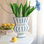 Detalhes do design escultural do vasos de ceramica Maison Aurelian